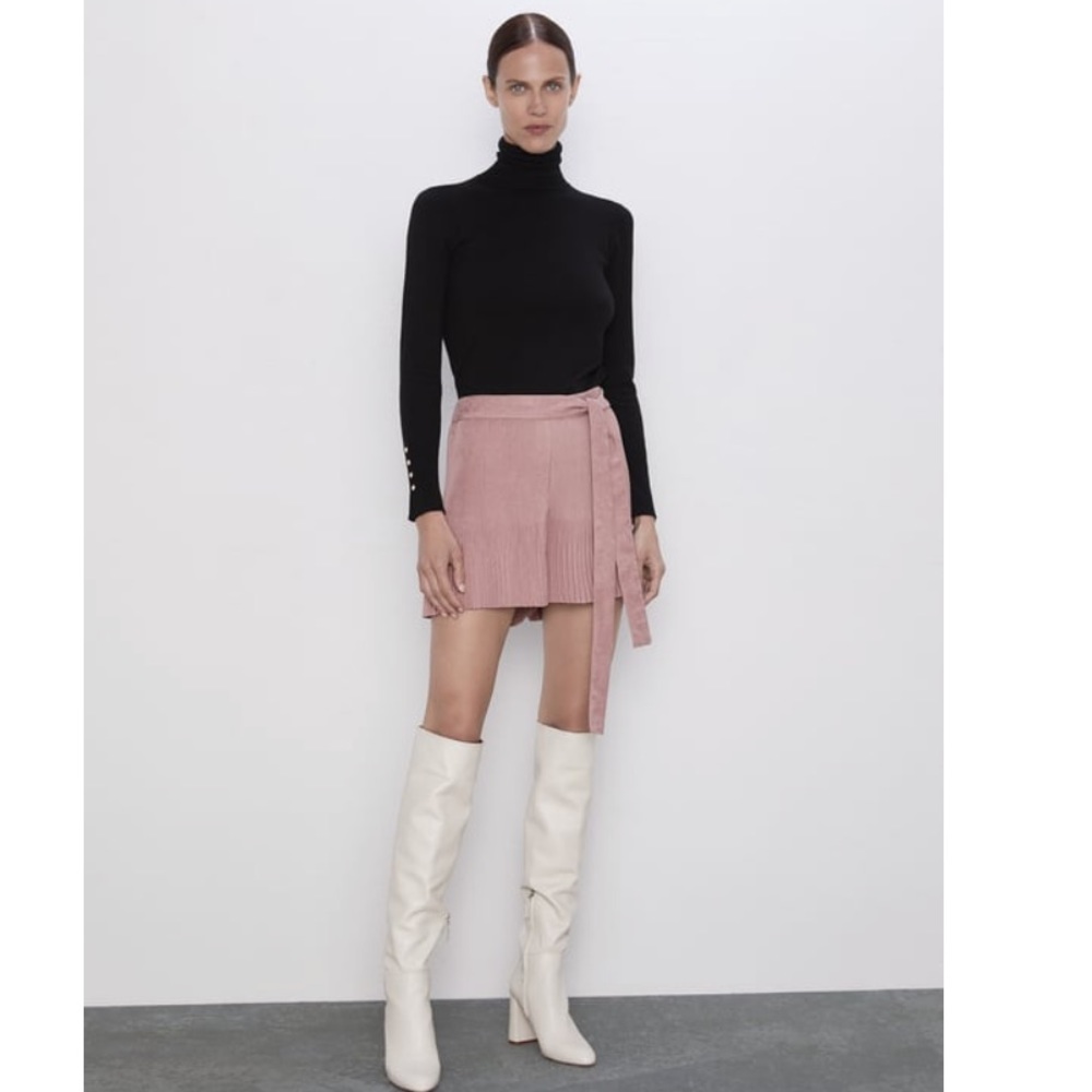 NWT Faux Suede Pleated Pink Shorts